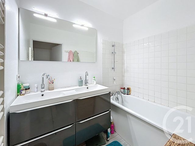 Appartement T5 à vendre - 4 pièces - 82,08 m2 - Rouen - 76 - HAUTE-NORMANDIE