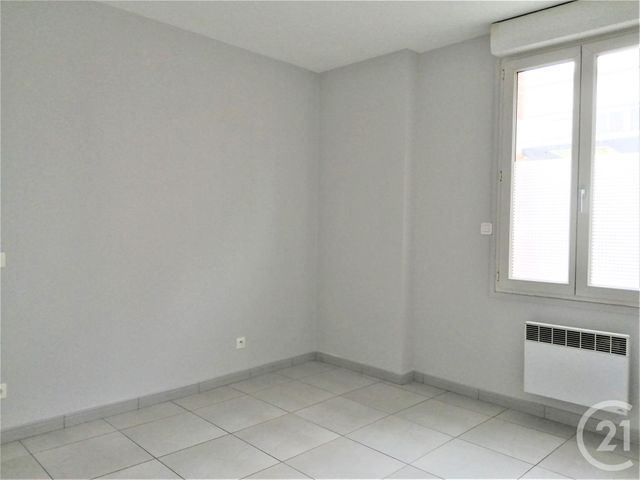 Appartement F2 &agrave; louer - 2 pi&egrave;ces - 40 m2 - Rouen - 76 - HAUTE-NORMANDIE