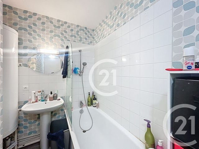 Appartement F3 à vendre - 3 pièces - 57 m2 - Le Mesnil Esnard - 76 - HAUTE-NORMANDIE