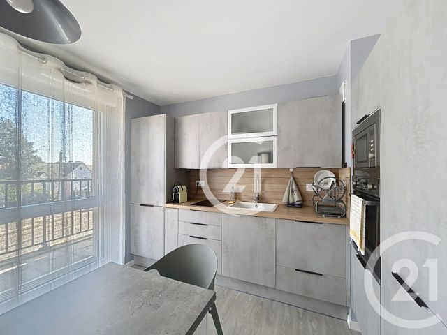 Appartement T3 à vendre - 3 pièces - 60 m2 - Le Mesnil Esnard - 76 - HAUTE-NORMANDIE