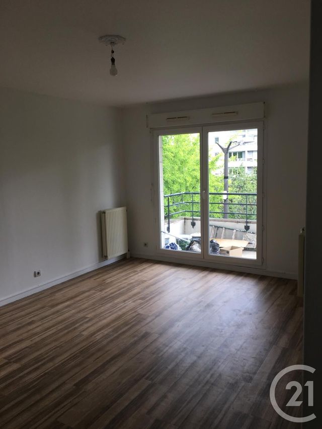 Afficher la photo en grand Appartement F3 à louer - 3 pièces - 66,07 m2 - ROUEN - 76 - HAUTE-NORMANDIE