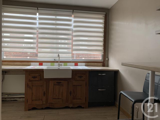 Afficher la photo en grand Appartement F4 à vendre - 4 pièces - 79,40 m2 - ROUEN - 76 - HAUTE-NORMANDIE