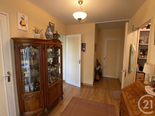 Afficher la photo en grand Appartement F3 à vendre - 3 pièces - 72,48 m2 - LE GRAND QUEVILLY - 76 - HAUTE-NORMANDIE