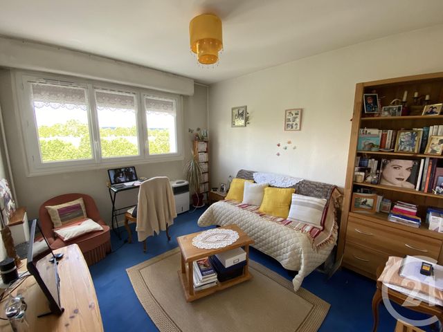 Afficher la photo en grand Appartement F3 à vendre - 3 pièces - 72,48 m2 - LE GRAND QUEVILLY - 76 - HAUTE-NORMANDIE