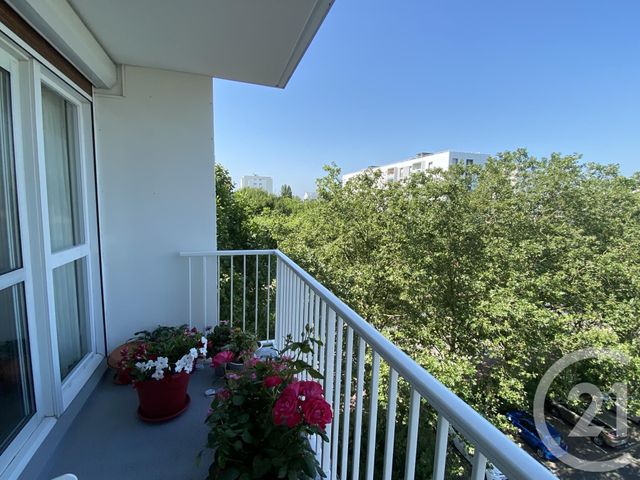 Afficher la photo en grand Appartement F3 à vendre - 3 pièces - 72,48 m2 - LE GRAND QUEVILLY - 76 - HAUTE-NORMANDIE