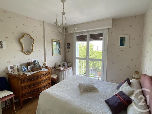 Afficher la photo en grand Appartement F3 à vendre - 3 pièces - 72,48 m2 - LE GRAND QUEVILLY - 76 - HAUTE-NORMANDIE