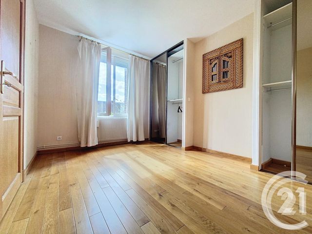 Afficher la photo en grand Maison à vendre - 7 pièces - 145 m2 - Bihorel - 76 - HAUTE-NORMANDIE