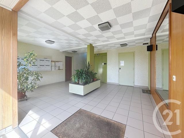 Appartement F5 à vendre - 4 pièces - 72 m2 - Bihorel - 76 - HAUTE-NORMANDIE