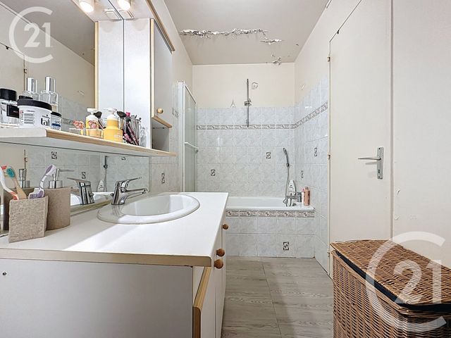 Appartement T3 à vendre - 3 pièces - 58,94 m2 - Rouen - 76 - HAUTE-NORMANDIE