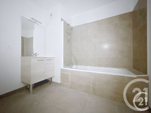 Appartement F3 à louer - 3 pièces - 61,56 m2 - Rouen - 76 - HAUTE-NORMANDIE