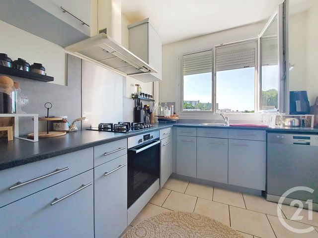 Appartement F3 à louer - 3 pièces - 71,62 m2 - Maromme - 76 - HAUTE-NORMANDIE