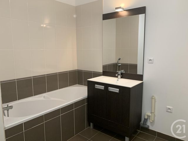 Appartement F3 &agrave; louer - 3 pi&egrave;ces - 63,48 m2 - Le Mesnil Esnard - 76 - HAUTE-NORMANDIE