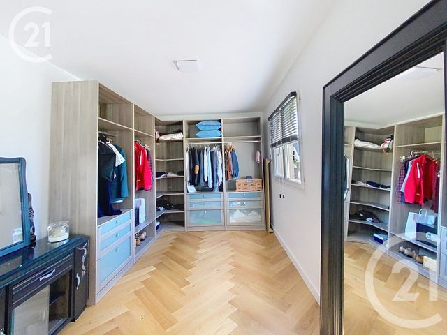 Maison &agrave; louer - 7 pi&egrave;ces - 210,18 m2 - Isneauville - 76 - HAUTE-NORMANDIE