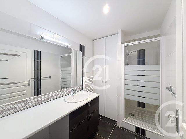 Appartement F4 &agrave; louer - 4 pi&egrave;ces - 109,75 m2 - Franqueville St Pierre - 76 - HAUTE-NORMANDIE