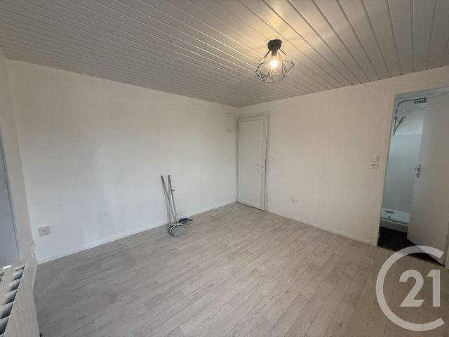Appartement F2 &agrave; louer - 2 pi&egrave;ces - 30 m2 - St Pierre De Varengeville - 76 - HAUTE-NORMANDIE
